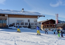 soell-ferienwohnung-oberberg-haus-winter.jpg