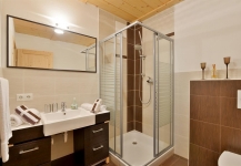 ferienwohnung-oberberg-badezimmer.jpg